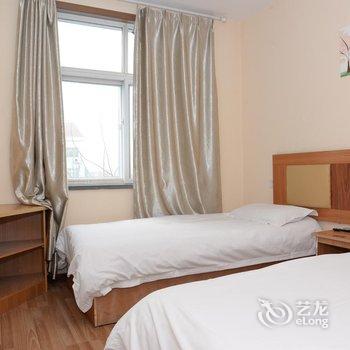易捷假日连锁酒店平度胶平路店酒店提供图片