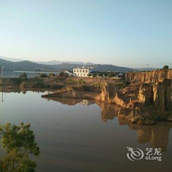 元谋浪巴铺土林摄影之家酒店提供图片