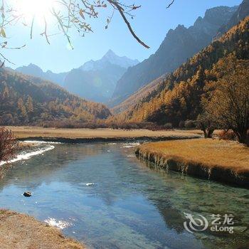 稻城藏巴拉客栈酒店提供图片