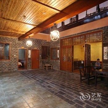 张家界溪布街陆号客栈酒店提供图片