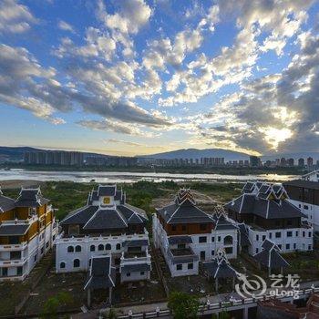 西双版纳风情雨林江景主题酒店酒店提供图片