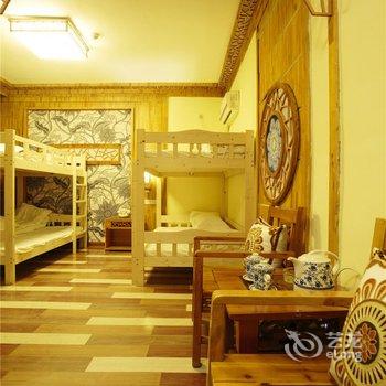 张家界1982初见客栈(森林公园武陵源店)酒店提供图片