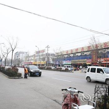 济宁柒彩时尚商务宾馆兖兰路店酒店提供图片