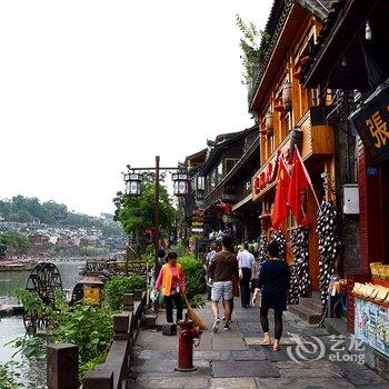 凤凰邂逅客栈酒店提供图片