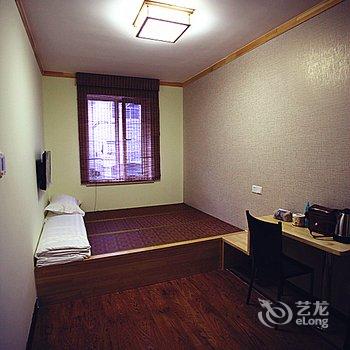 青岛芒豆的暖屋酒店提供图片
