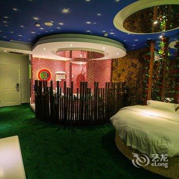 开封天鹅恋情侣主题酒店酒店提供图片
