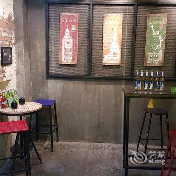 镇江滚石主题酒店酒店提供图片