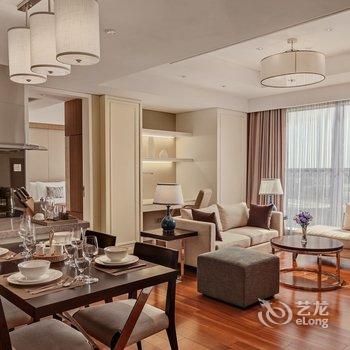 上海颖奕皇冠假日酒店酒店提供图片