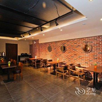 喆啡酒店(合肥滨湖省政府塘西河公园地铁站店)酒店提供图片