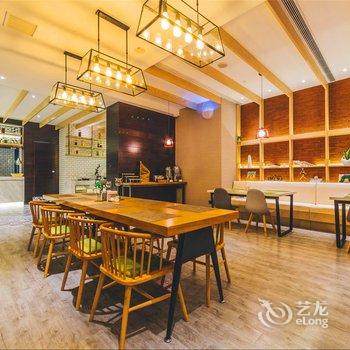 上海浦东陆家嘴八佰伴亚朵酒店酒店提供图片