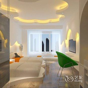 张家界夜泊禾田风格主题客栈酒店提供图片