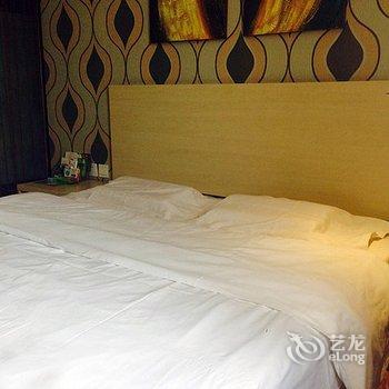 大庆彩虹假日旅馆让胡路店酒店提供图片