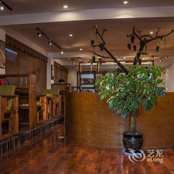 泸沽湖诗和远方文化主题客栈酒店提供图片