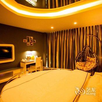迪庆云之尚主题酒店阳塘路店酒店提供图片