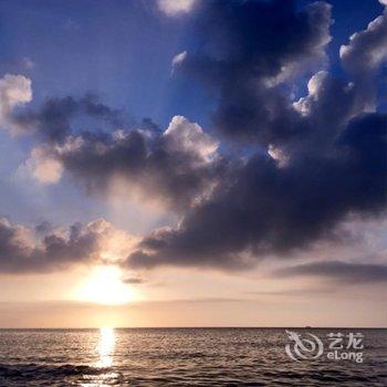 北海涠洲岛270度夕阳海景城堡(一号店)用户上传图片