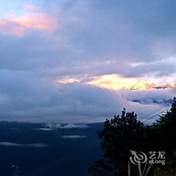 岗日央钦商务酒店酒店提供图片