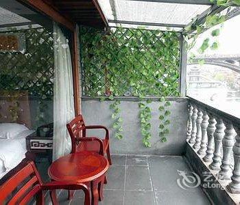 凤凰玉景阁酒店提供图片