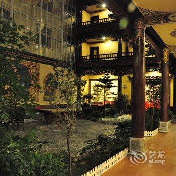 香格里拉福来登藏式特色酒店酒店提供图片