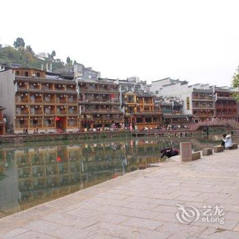 凤凰金江楼临江宾馆酒店提供图片
