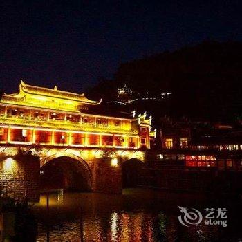 凤凰幸福花园景区连锁客栈(凤凰店)酒店提供图片