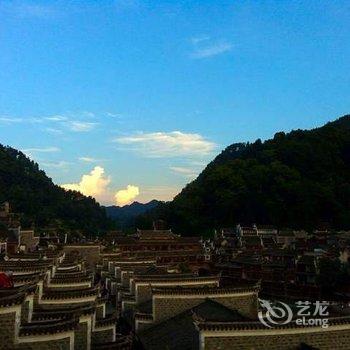 凤凰幸福花园景区连锁客栈(凤凰店)酒店提供图片
