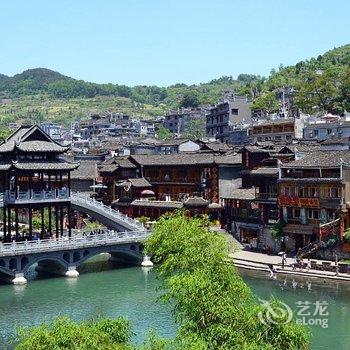 凤凰湘西龙凤居客栈酒店提供图片