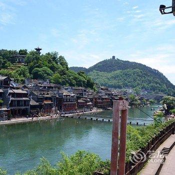 凤凰湘西龙凤居客栈酒店提供图片