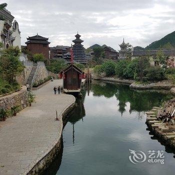 西江精品卧龙主题酒店酒店提供图片