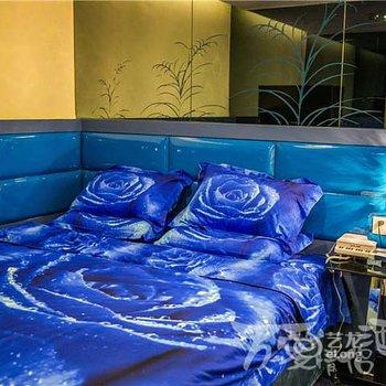 万爱情侣主题酒店(昆明汇都店)酒店提供图片