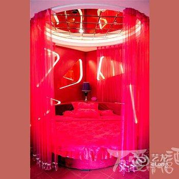 万爱情侣主题酒店(昆明汇都店)酒店提供图片