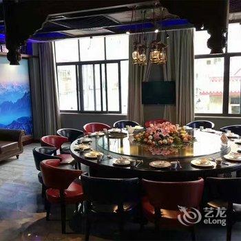 泸定烹壩十里香山景酒店酒店提供图片