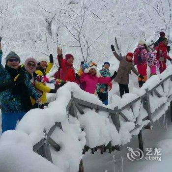 雪乡二浪河时光客栈酒店提供图片