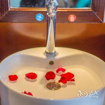 栖海听风连锁客栈(泸沽湖漫月阁店)酒店提供图片