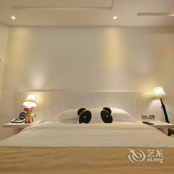 雅安三只熊猫主题酒店酒店提供图片