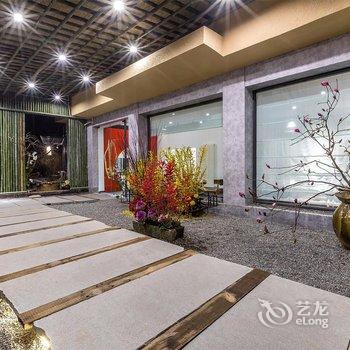 峨眉山欢喜无厌·拈花溪精品温泉民宿酒店提供图片