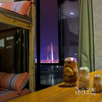 重庆想多了青年旅舍酒店提供图片