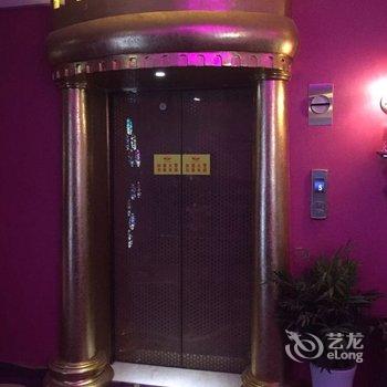 天鹅恋情侣主题酒店(西安小寨店)酒店提供图片