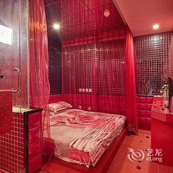 万爱情侣主题酒店(昆明汇都店)酒店提供图片