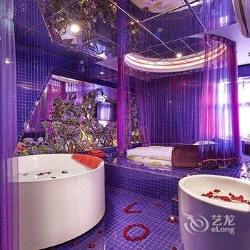 万爱情侣主题酒店(昆明汇都店)酒店提供图片