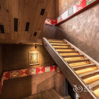 稻城亚丁摩梵文化主题酒店酒店提供图片