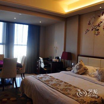 友尼宝国际酒店(赣州火车站店)酒店提供图片