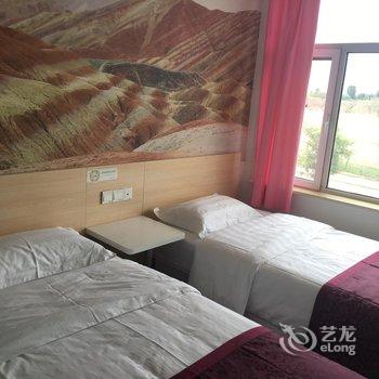 青年都市迷你张掖丹霞地质公园店酒店提供图片