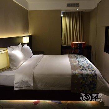 ZMAX潮漫酒店(长沙黄土岭地铁站汇金国际店)酒店提供图片