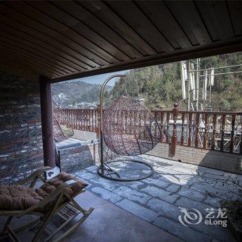 凤凰百花园临江主题客栈酒店提供图片