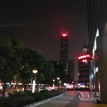 遇家精品酒店公寓(火车东站保利中汇店)酒店提供图片