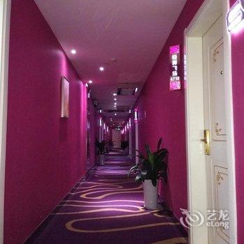 天鹅恋情侣主题酒店(西安小寨店)酒店提供图片