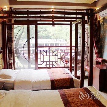 凤凰百花园临江主题客栈酒店提供图片
