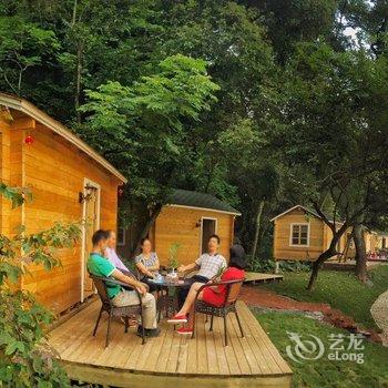 清远峰林墨客人文住宿酒店提供图片