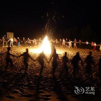 敦煌鸣沙山户外露营基地酒店提供图片