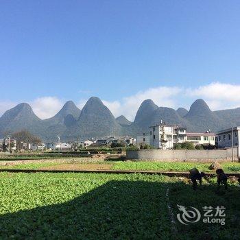 兴义峰林晚精品客栈酒店提供图片